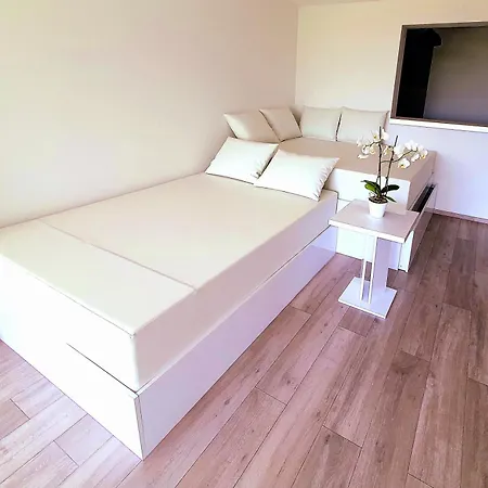 别墅 Luxury With Jacuzzi And Swimming Pool 奥帕提亚