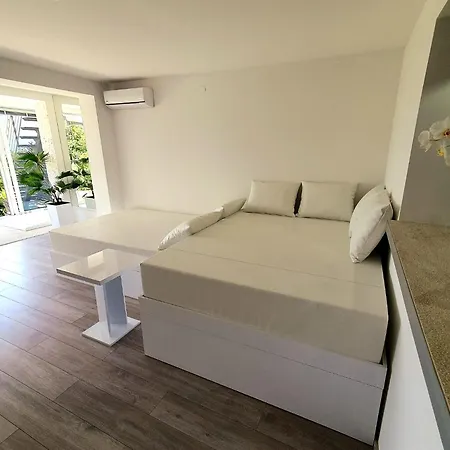 Luxury With Jacuzzi And Swimming Pool *