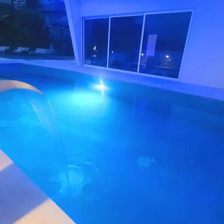 别墅 Luxury With Jacuzzi And Swimming Pool