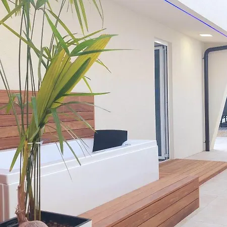 别墅 Luxury With Jacuzzi And Swimming Pool 奥帕提亚