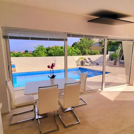 Luxury With Jacuzzi And Swimming Pool Villa