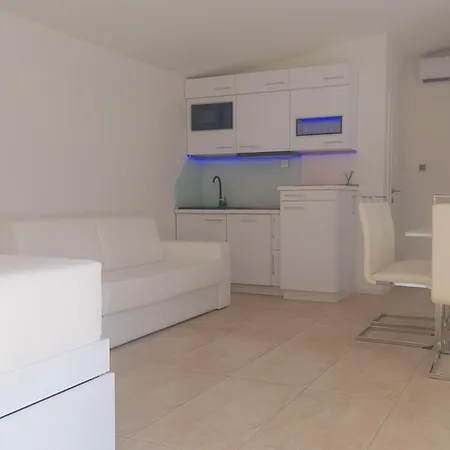 Luxury With Jacuzzi And Swimming Pool Villa *