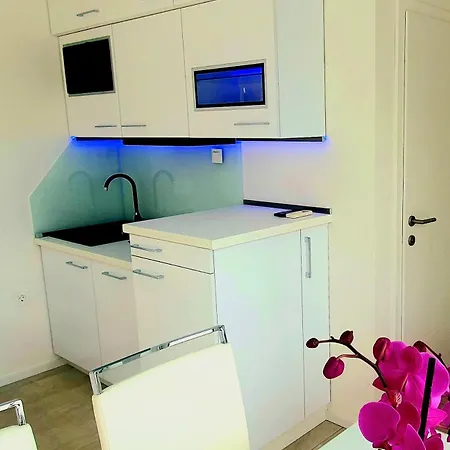 Luxury With Jacuzzi And Swimming Pool *