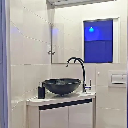 Luxury With Jacuzzi And Swimming Pool *