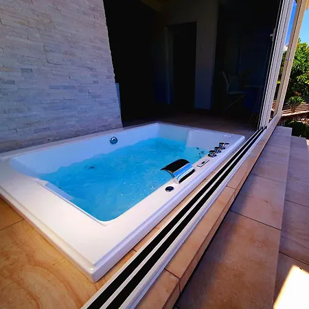 Luxury With Jacuzzi And Swimming Pool Opatija