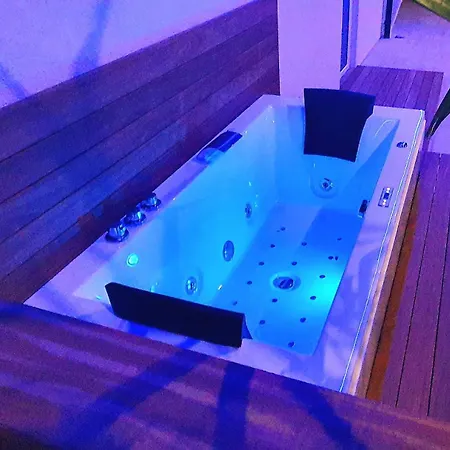 Luxury With Jacuzzi And Swimming Pool Villa