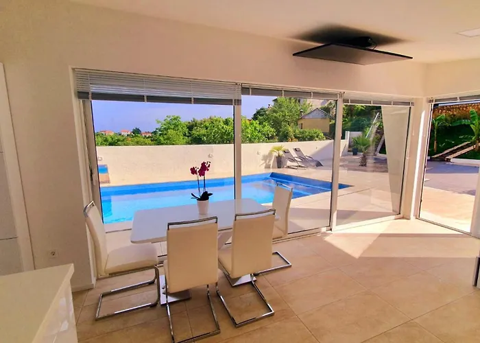 Luxury With Jacuzzi And Swimming Pool Villa