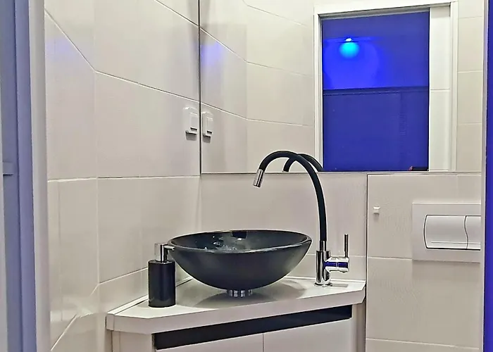 Luxury With Jacuzzi And Swimming Pool *