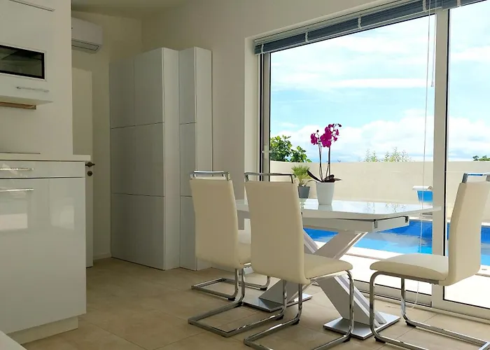 Luxury With Jacuzzi And Swimming Pool Willa *