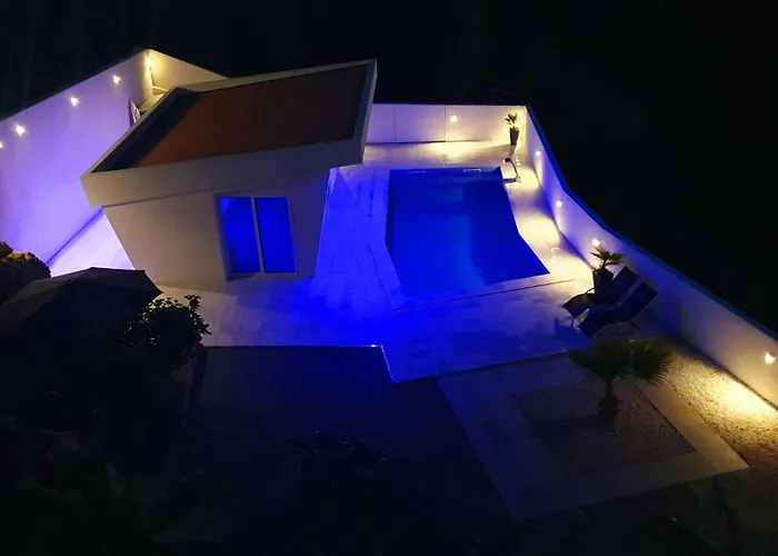 Luxury With Jacuzzi And Swimming Pool Willa *